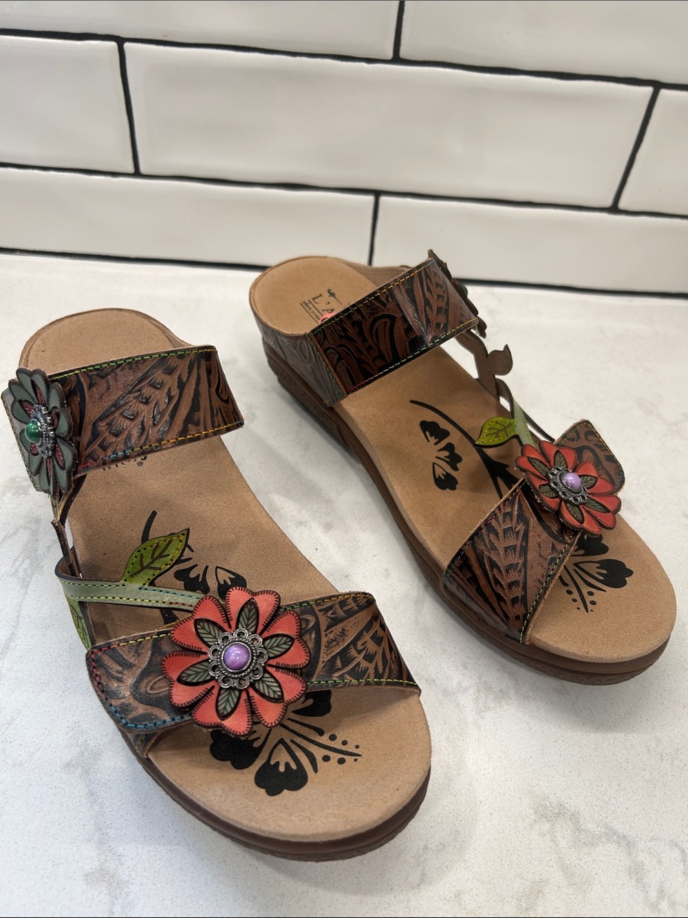 L’Artiste Aymee Spring Step Leather Floral Embellished Women’s Sandals NWOT - Picture 10 of 10